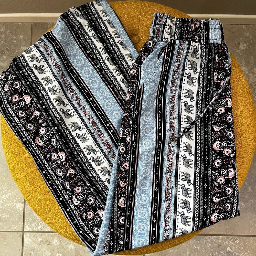 Women’s Two Pairs of Graphic Print Flared Pants